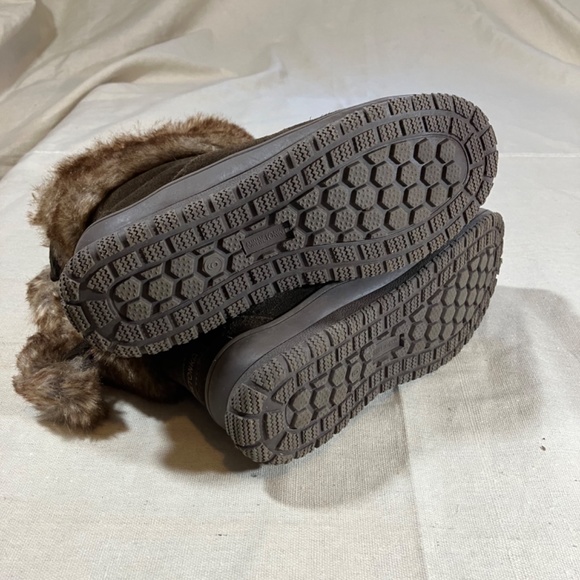 Minnetonka suede faux fur boots main image 7
